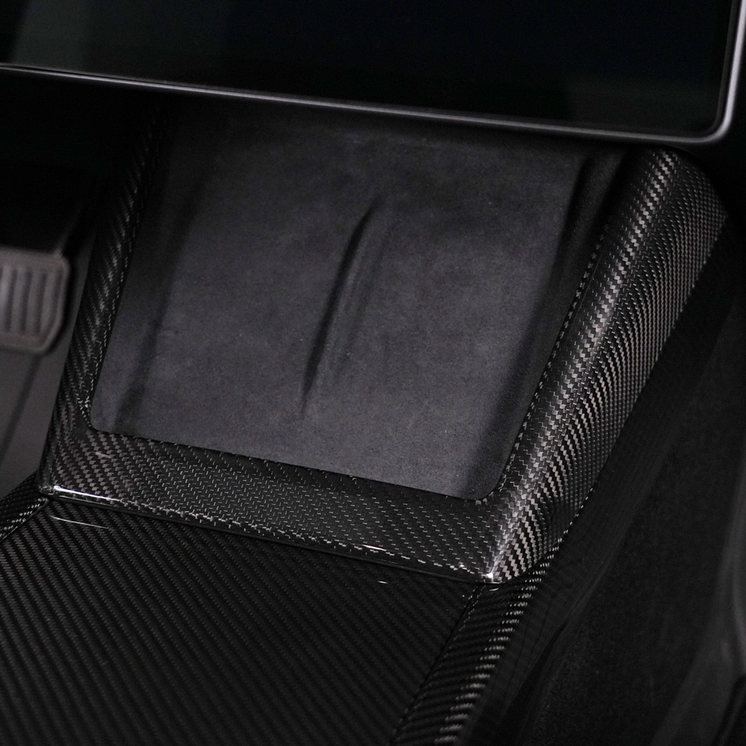 Carbon Fiber Wireless Charging Frame for Tesla Model Y Juniper 2025