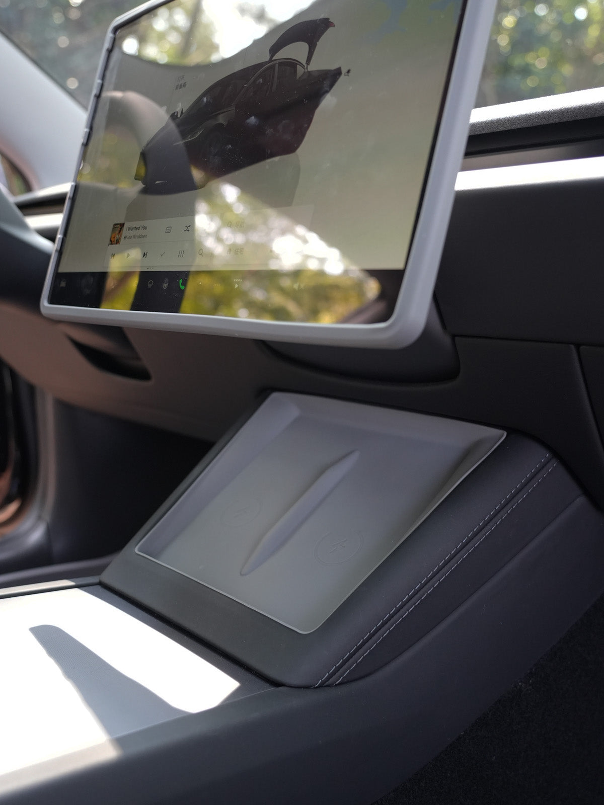 Soft Center Console Wireless Charging Mat for Tesla Model Y Juniper 2025